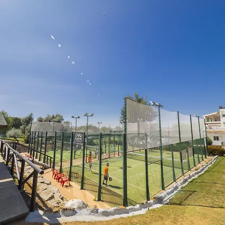 Cubo's Lauro Golf Buganvilla